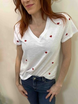 T-shirt avec coeurs brodés